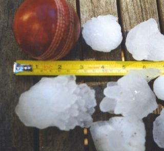 Hailstorm in Sydney 1999: Giant hailstones