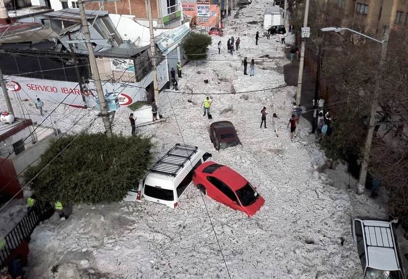 Hailstorm in Guadalajara 2019: Cars floating in an icy flood