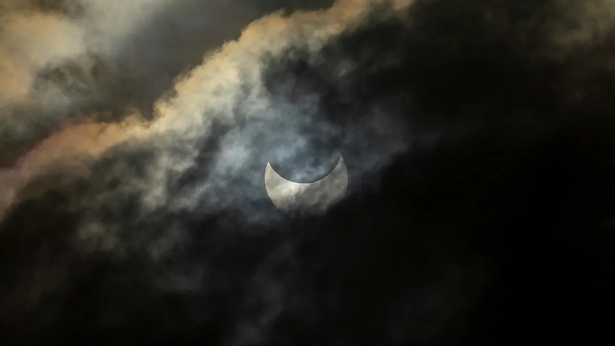 Low-level clouds may disappear during a solar eclipse